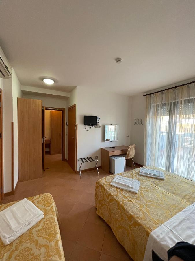 Hotel Leuco' Martinsicuro Exteriér fotografie